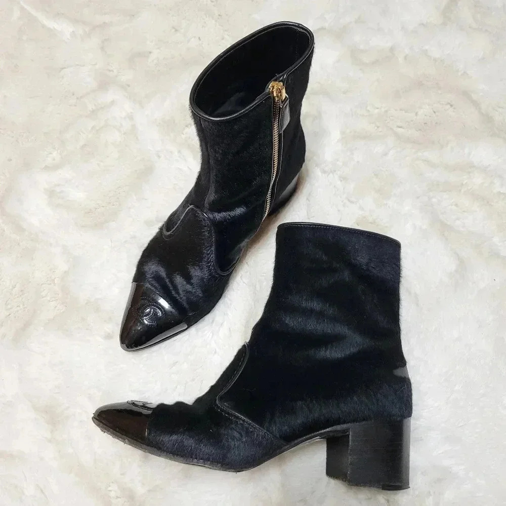 CHANEL Pony Hair Calfskin Ankle Boots Black Gold Zip Size 38 Karl Lagerfeld 2018